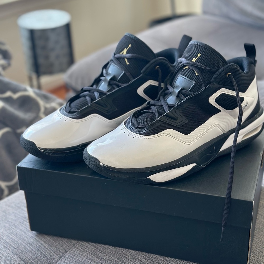 Jordan Stay Loyal 3 Men’s Basketball Shoe